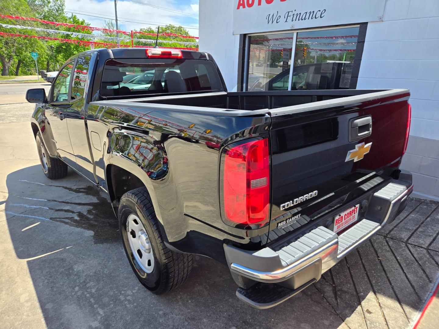 2017 BLACK Chevrolet Colorado Work Truck Ext. Cab 2WD (1GCHSBEA8H1) with an 2.5L L4 DOHC 16V GAS engine, 6A transmission, located at 503 West Court, Seguin, TX, 78155, (830) 379-3373, 29.568621, -97.969803 - 2017 Chevrolet Colorado Work Truck Ext. Cab 2WD with a 2.5L L4 DOHC 16V GAS, Automatic, Tilt, Cruise, AM/FM/AUX Stereo, Power Windows, Locks and Seat, Automatic Headlights, Alloy Wheels, Tinted Windows, Backup Camera and more!! - Photo#3